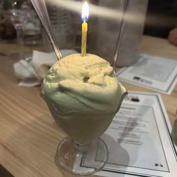 Gia Mia - Pistachio gelato - Italian Near Me - Naperville, Illinois