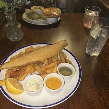 New Moon - Fish and Chips with Cloudy Lemonade - Pubs Near Me - London, XGL