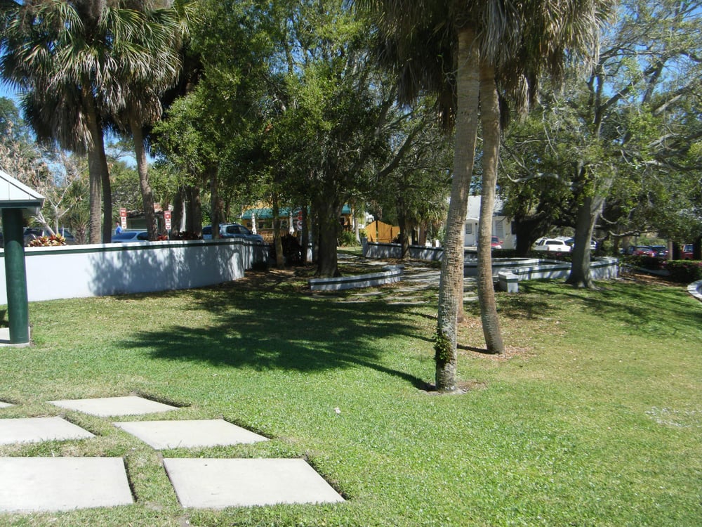 Holmes Park Image