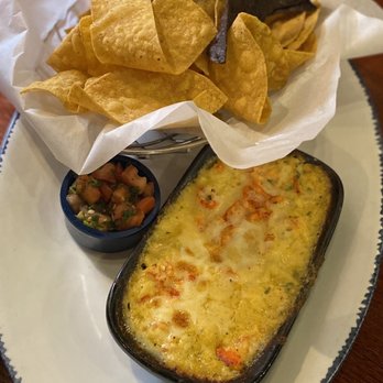 Red Lobster - Artichoke dip with freshly made chips. It was good! - Seafood Near Me - Valencia, California Red Lobster - Artichoke dip with freshly made chips. It was good! - Seafood Near Me - Valencia, California