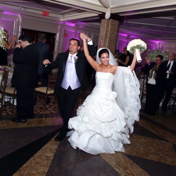 Big Hits DJ Entertainment - Bride and Groom Intro - DJs Near Me - Plainview, New York Big Hits DJ Entertainment - Bride and Groom Intro - DJs Near Me - Plainview, New York