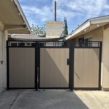 Straight Gate Fence - Front facing side - Fences & Gates Near Me - Lakewood, California