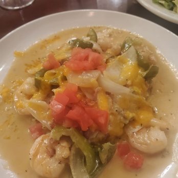 Tarrant's West - Shrimp and grits - American Near Me - Richmond, Virginia Tarrant's West - Shrimp and grits - American Near Me - Richmond, Virginia