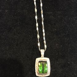Secréte Jewelry - Cool necklace at secrete. Maybe too feminine for a man, but i dont know, maybe i could pull it off.