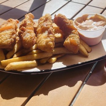 LandShark Bar & Grill - Miami Bayside - Landshark Fish and Chips - Bars Near Me - Miami, Florida