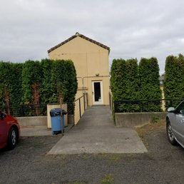 Hotel Cathlamet - Elevator from parking - Hotels Near Me - Cathlamet, Washington