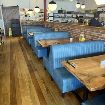 Bareburger - Westfield - Interior booths - American Near Me - Westfield, New Jersey