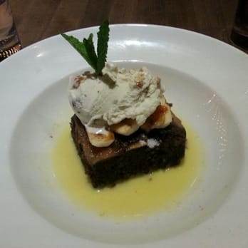 Earls Kitchen + Bar - Banana cake - Canadian (New) Near Me - Calgary, Alberta Earls Kitchen + Bar - Banana cake - Canadian (New) Near Me - Calgary, Alberta