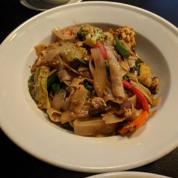 Red Curry Thai - Veggie drunken noodles - Thai Near Me - Marietta, Georgia