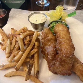 Hunter's Head Tavern - Fish and Chips - New American Near Me - Upperville, Virginia