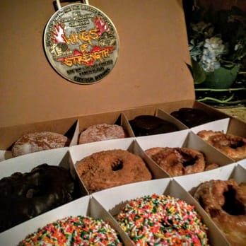 Do-Rite Donuts & Chicken - Victory box of Do-Rites from 2015. - Donuts Near Me - Chicago, Illinois