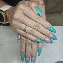 Nails of US - Nails