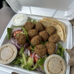 Gyromania Grill - Falafel Platter