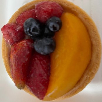 Breadologie Bakery - Fruit tart - Bakeries Near Me - Granada Hills, California