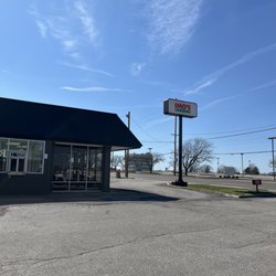 Imo's Pizza - Outside - doublecheck the signage because this is not the address shown online