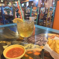 Casa Fiesta - Chips margarita and inside