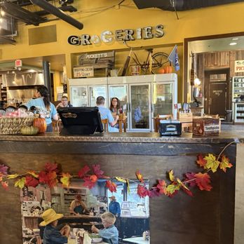 Puckett's Restaurant - Waiting area - Barbeque Near Me - Franklin, Tennessee