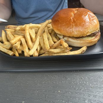 Mountain Fork Brewery - Single patty cheeseburger - Brewpubs Near Me - Broken Bow, Oklahoma