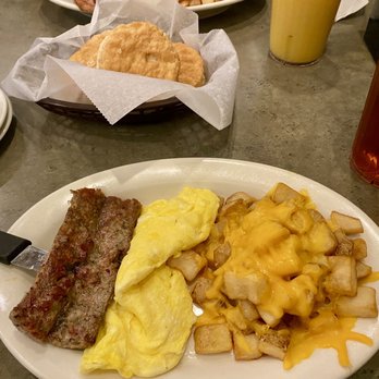 Lizard's Thicket - Onion sausage with scrambled eggs and hashbrowns - Comfort Food Near Me - Irmo, South Carolina