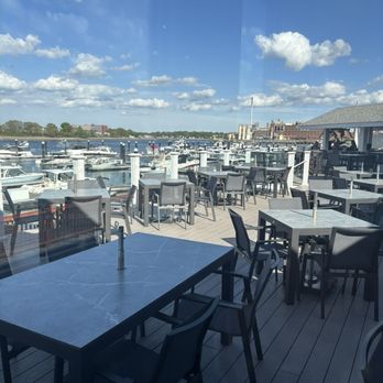 Bay Pointe Waterfront Restaurant - American Near Me - Quincy, Massachusetts