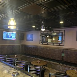 Dainty's Cocktail and Smoke Lounge