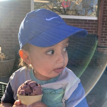 Liks Ice Cream - Mid lik. Berry chocolate chip. - Ice Cream & Frozen Yogurt Near Me - Denver, Colorado Liks Ice Cream - Mid lik. Berry chocolate chip. - Ice Cream & Frozen Yogurt Near Me - Denver, Colorado