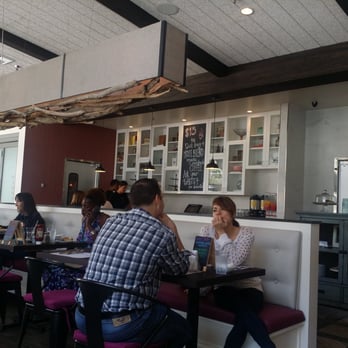 Beach Plum Kitchen - Seating and breakfast bar - New American Near Me - Carlsbad, California