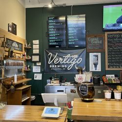 Vertigo Brewing - Bar with a lot of taps