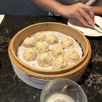Din Tai Fung - Kurobuta Pork Xiao Long Bao - Shanghainese Near Me - Glendale, California Din Tai Fung - Kurobuta Pork Xiao Long Bao - Shanghainese Near Me - Glendale, California