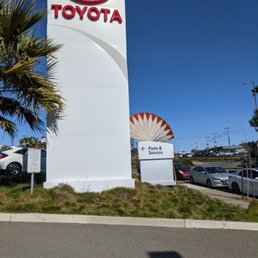 Exterior photo of Hanlees Hilltop Toyota - Richmond, California Exterior photo of Hanlees Hilltop Toyota - Richmond, California
