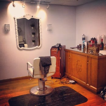 Réalta Salon - Hair Stylists Near Me - Asheville, North Carolina Réalta Salon - Hair Stylists Near Me - Asheville, North Carolina
