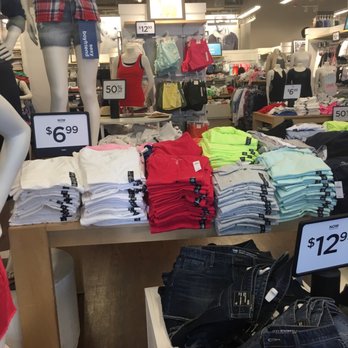 Gap Factory - Very crowded - Women's Clothing Near Me - Brooklyn, New York