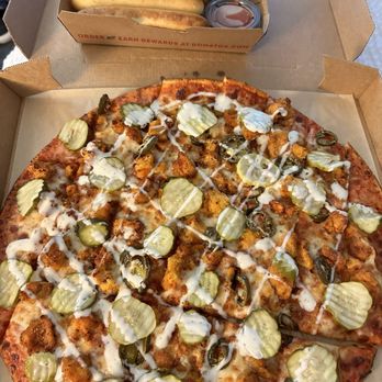 Donatos Pizza - Hot Chicken Pizza & free breadsticks for my check in - Pizza Near Me - Somerset, Kentucky Donatos Pizza - Hot Chicken Pizza & free breadsticks for my check in - Pizza Near Me - Somerset, Kentucky