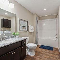 Redwood Maumee Reynolds Road - Two Full Bathrooms
