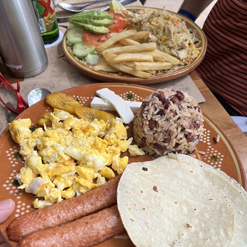 Gallo pinto Gallo pinto