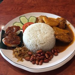 Sri Mahkota - Nasi lemak curry chicken
