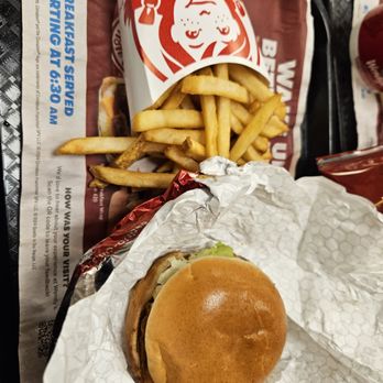 Wendy's - Fast Food Near Me - Niagara Falls, Ontario Wendy's - Fast Food Near Me - Niagara Falls, Ontario
