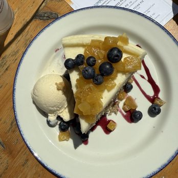 Chef Art Smith's Reunion - Hummingbird Humming Bird Cake - American Near Me - Chicago, Illinois