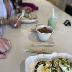 Dragonfly cafe - Chili , avo toast and lunch