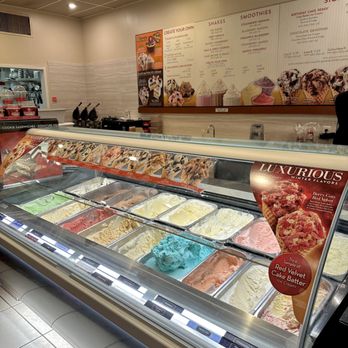 Cold Stone Creamery - Inside - Ice Cream & Frozen Yogurt Near Me - Flushing, New York