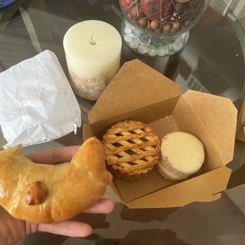 Cafe Guarani - Guava medialunas, guava tart, alfajore - Cafes Near Me - Pacific Grove, California Cafe Guarani - Guava medialunas, guava tart, alfajore - Cafes Near Me - Pacific Grove, California