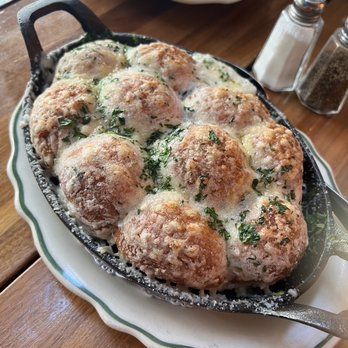 Maison Pickle - Pull Apart Garlic Bread - Cocktail Bars Near Me - New York, New York