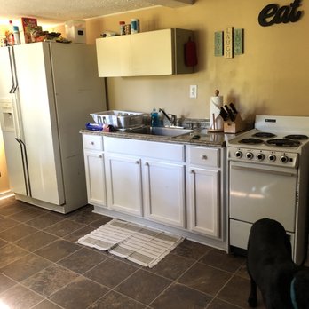 The Pines Cottages - Cottage 14 kitchen - Hotels Near Me - Asheville, North Carolina