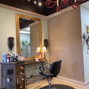 Salon Edera - Moved to a bigger place downstairs - Hair Salons Near Me - Encinitas, California Salon Edera - Moved to a bigger place downstairs - Hair Salons Near Me - Encinitas, California