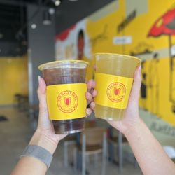 The Halal Guys - Ig: @whatsviveating  |  lychee iced tea and mango lemonade