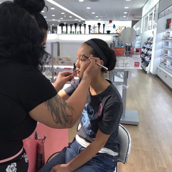 Ulta Beauty - Getting a quick lesson but also the royal treatment (in the eyes of a pre-teen) - Hair Salons Near Me - Paso Robles, California