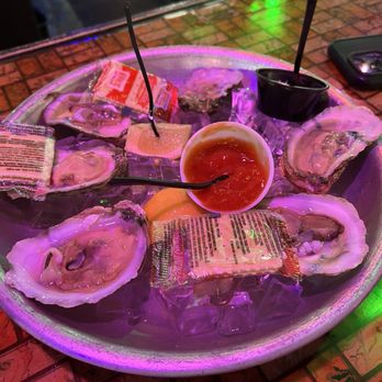 Willie T's - Oysters - Bars Near Me - Key West, Florida Willie T's - Oysters - Bars Near Me - Key West, Florida