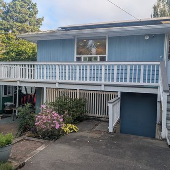 Sea Renovation - Old wooden railing. - General Contractors Near Me - Seattle, Washington