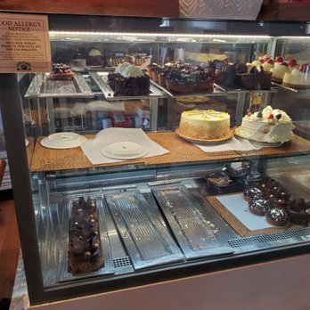 Urth Caffe - Coffee & Tea Near Me - Laguna Beach, California