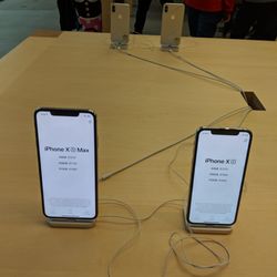 Apple Store - Size, and storage and pricing differences between the iPhone XS and XS Max models